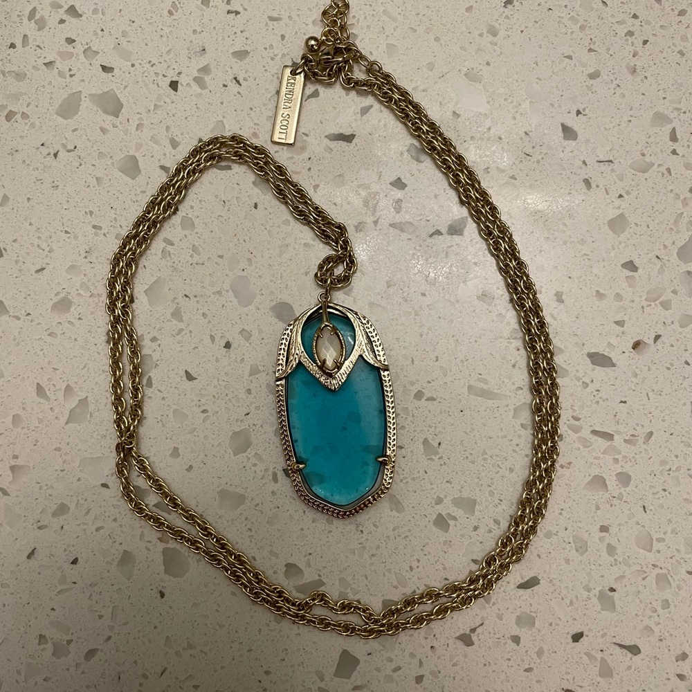 Kendra Scott necklace